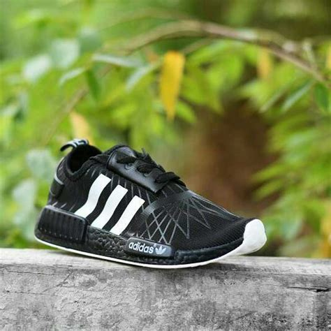 harga sepatu adidas hitam|model sepatu adidas terbaru.